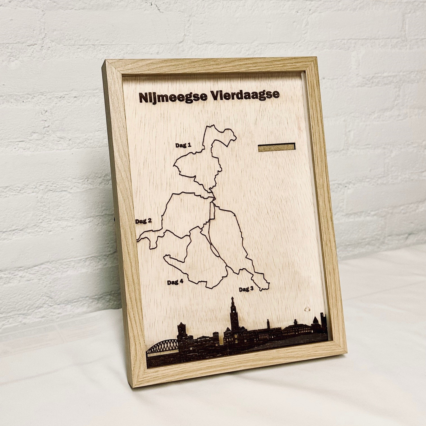 𝗚𝗲𝗽𝗲𝗿𝘀𝗼𝗻𝗮𝗹𝗶𝘀𝗲𝗲𝗿𝗱𝗲 Medaillehouder Nijmeegse Vierdaagse - Klein